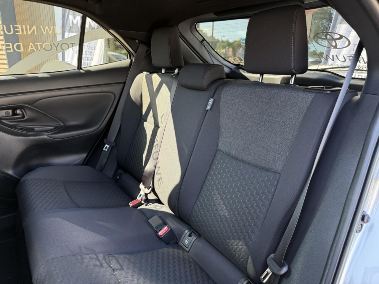 Toyota YARIS Cross 1.5 Hybrid 115 First Edition | Camera | Led | Carplay