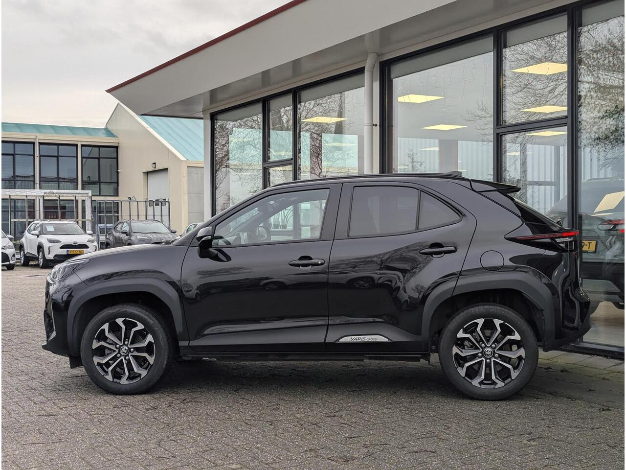 Toyota YARIS Cross 1.5 Hybrid 115 Dynamic | Stoel- stuurverwarming | Keyless | Camera | PDC V+A | ACC | 10,5" Multimedia