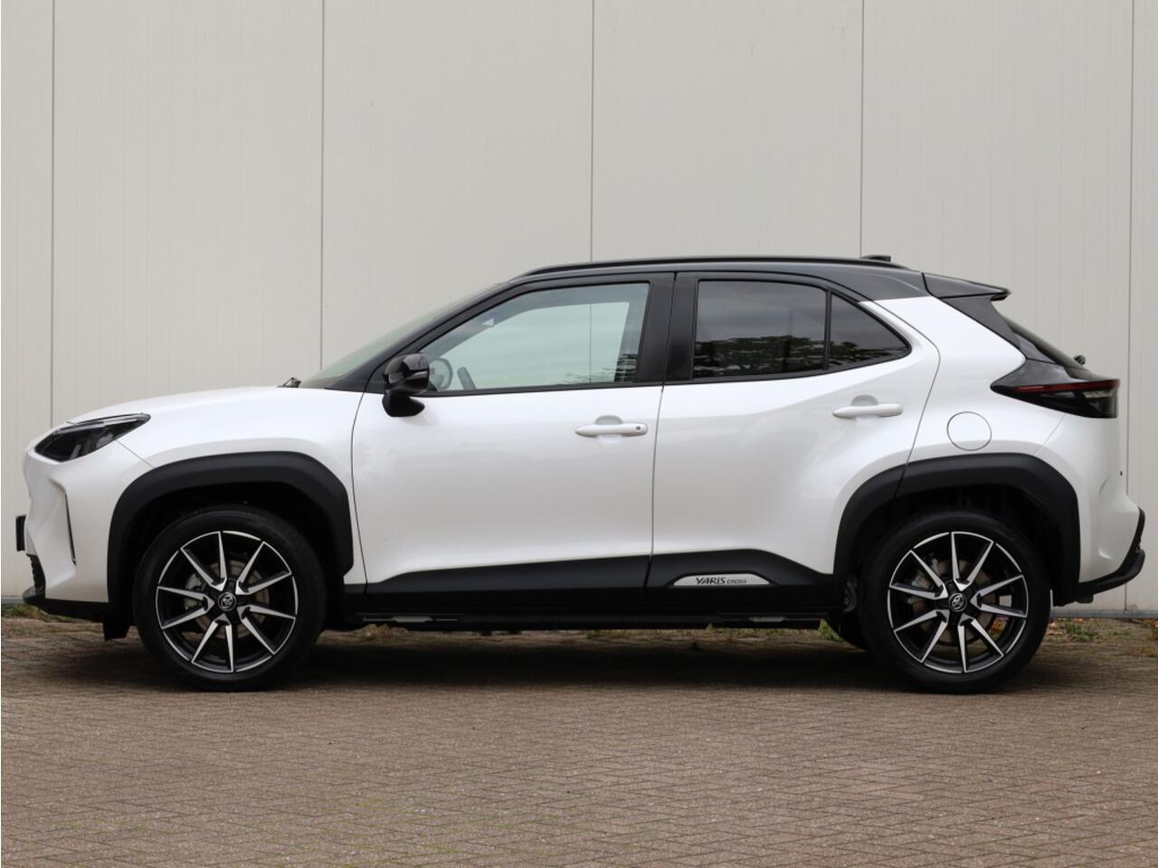Toyota YARIS Cross 1.5 Hyb 130 GR Sport | Nieuw | Half Leder/Alcantara | Dodehoek