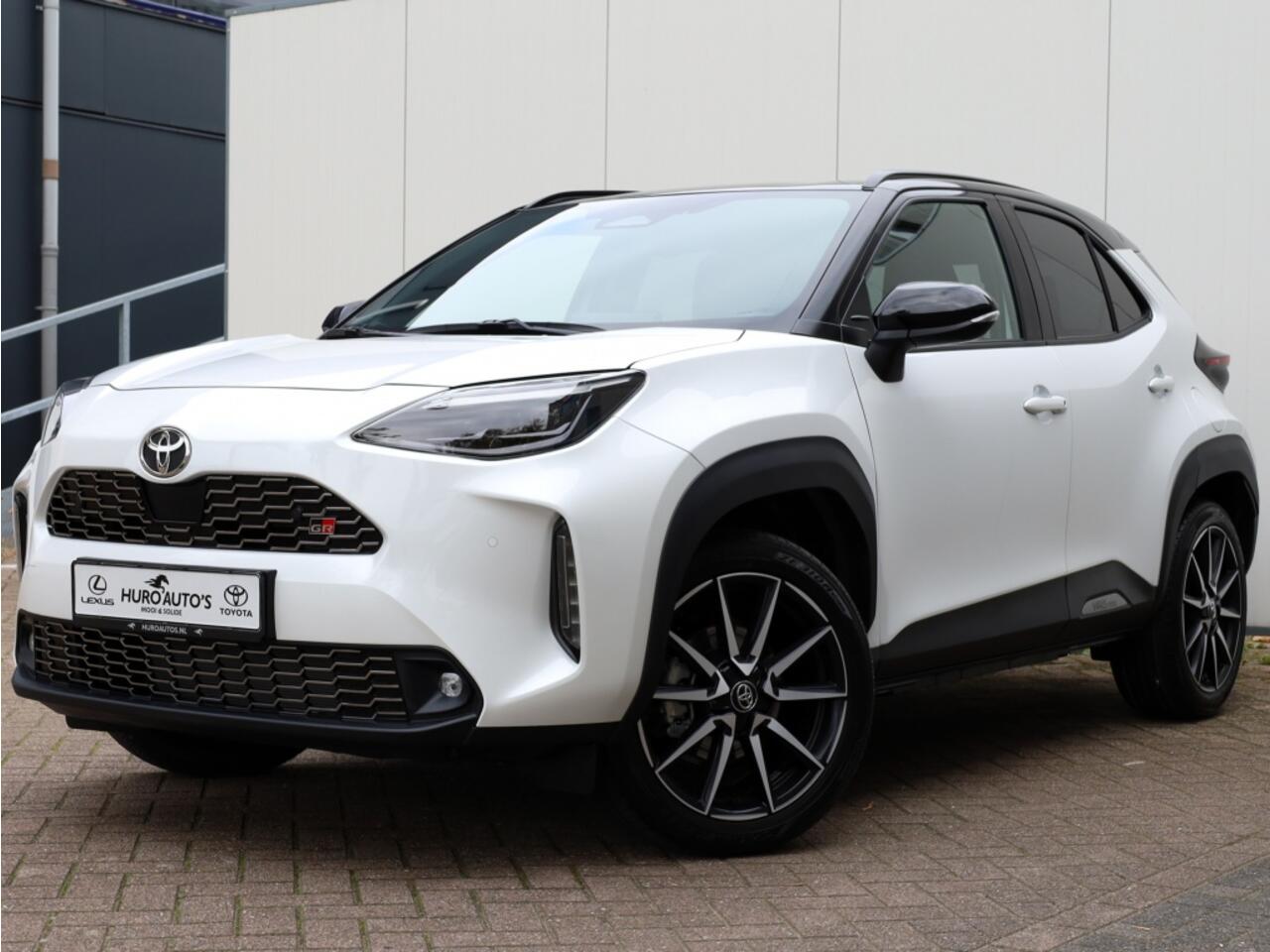 Toyota YARIS Cross 1.5 Hyb 130 GR Sport | Nieuw | Half Leder/Alcantara | Dodehoek