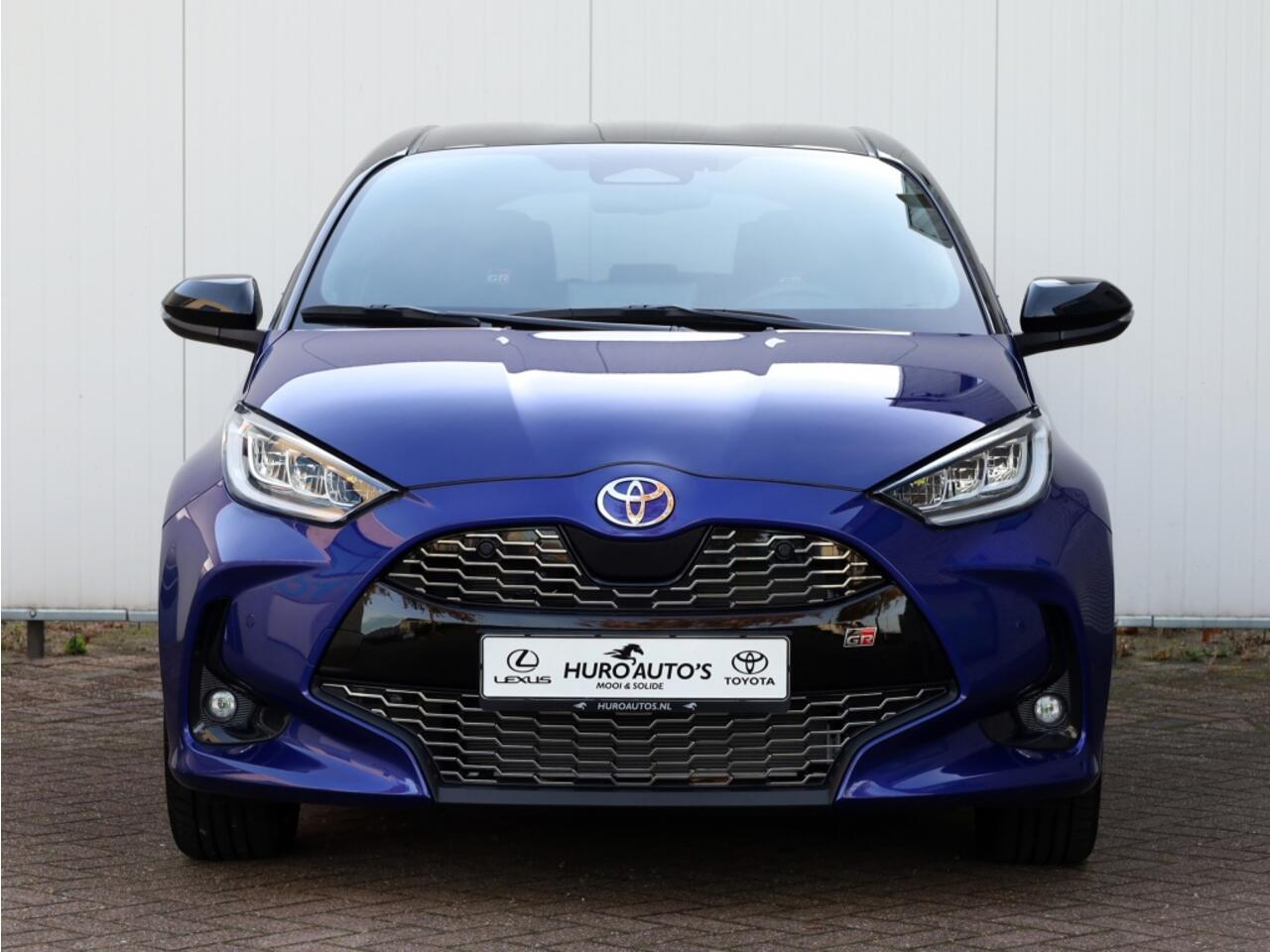 Toyota YARIS 1.5 Hybrid 130 GR Sport | Bi-Tone | Leder/Alcantara | Dodehoek