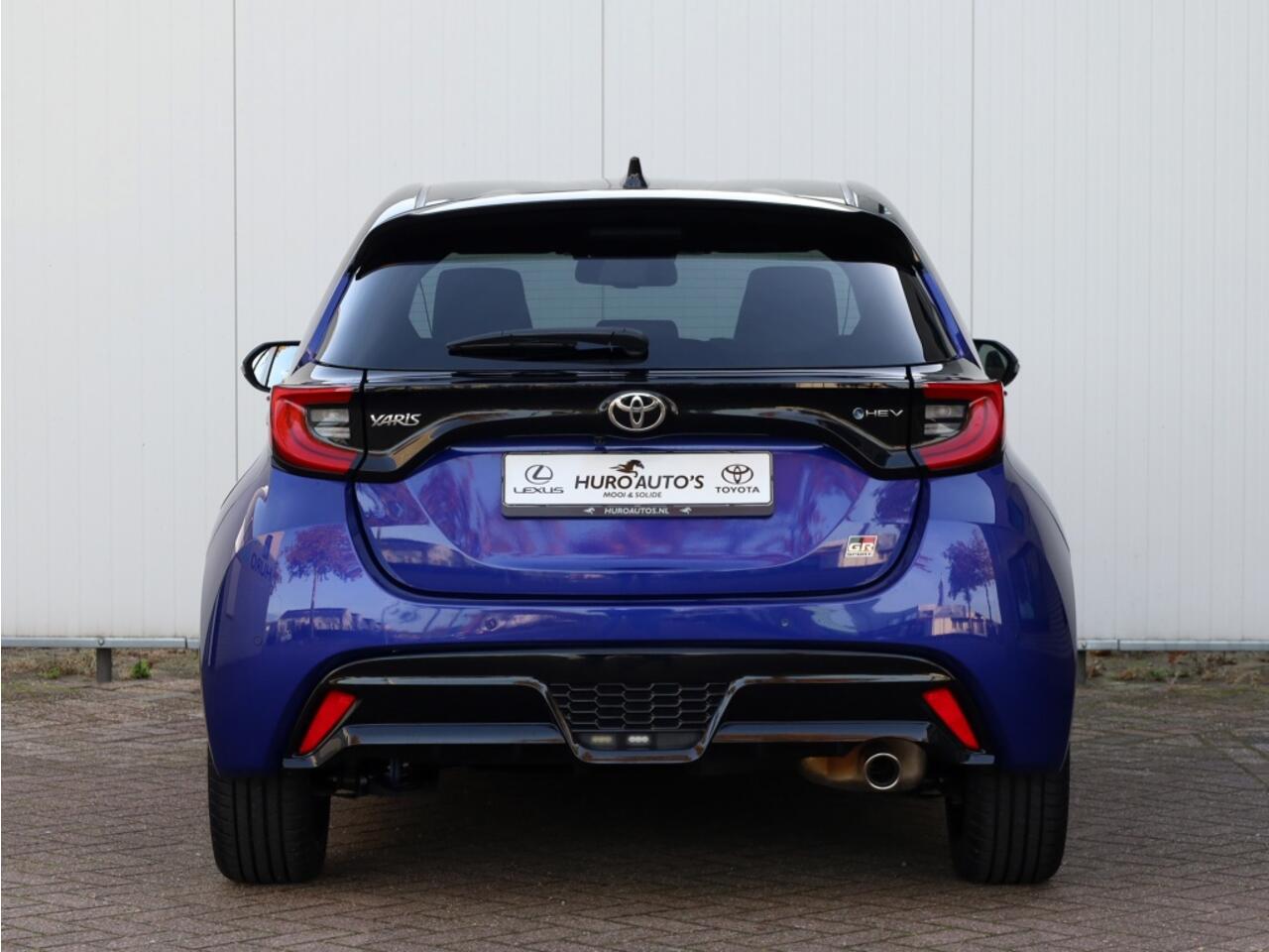 Toyota YARIS 1.5 Hybrid 130 GR Sport | Bi-Tone | Leder/Alcantara | Dodehoek