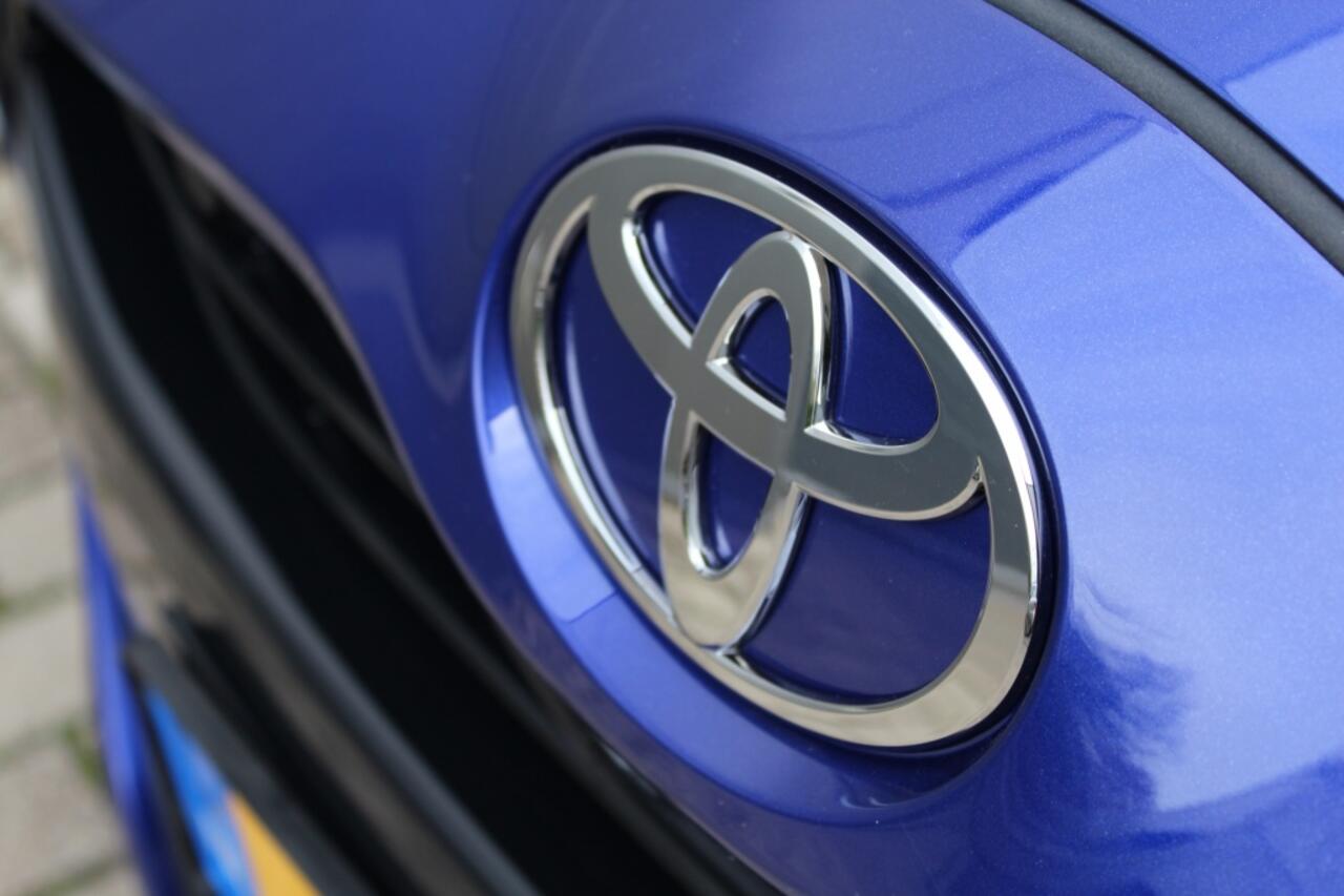 Toyota YARIS 1.5 Hybrid Dynamic PDC / BSM / Stoelverwarming