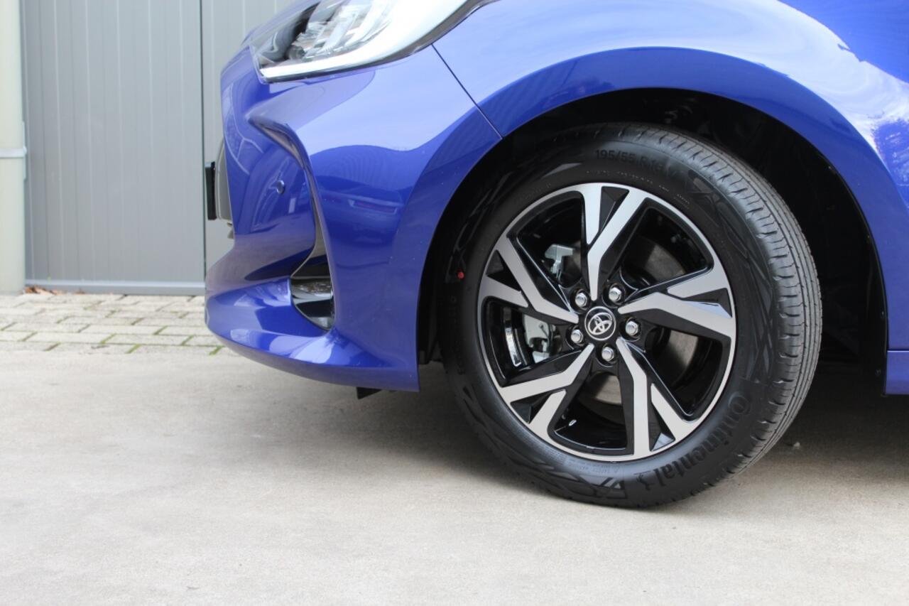 Toyota YARIS 1.5 Hybrid Dynamic PDC / BSM / Stoelverwarming