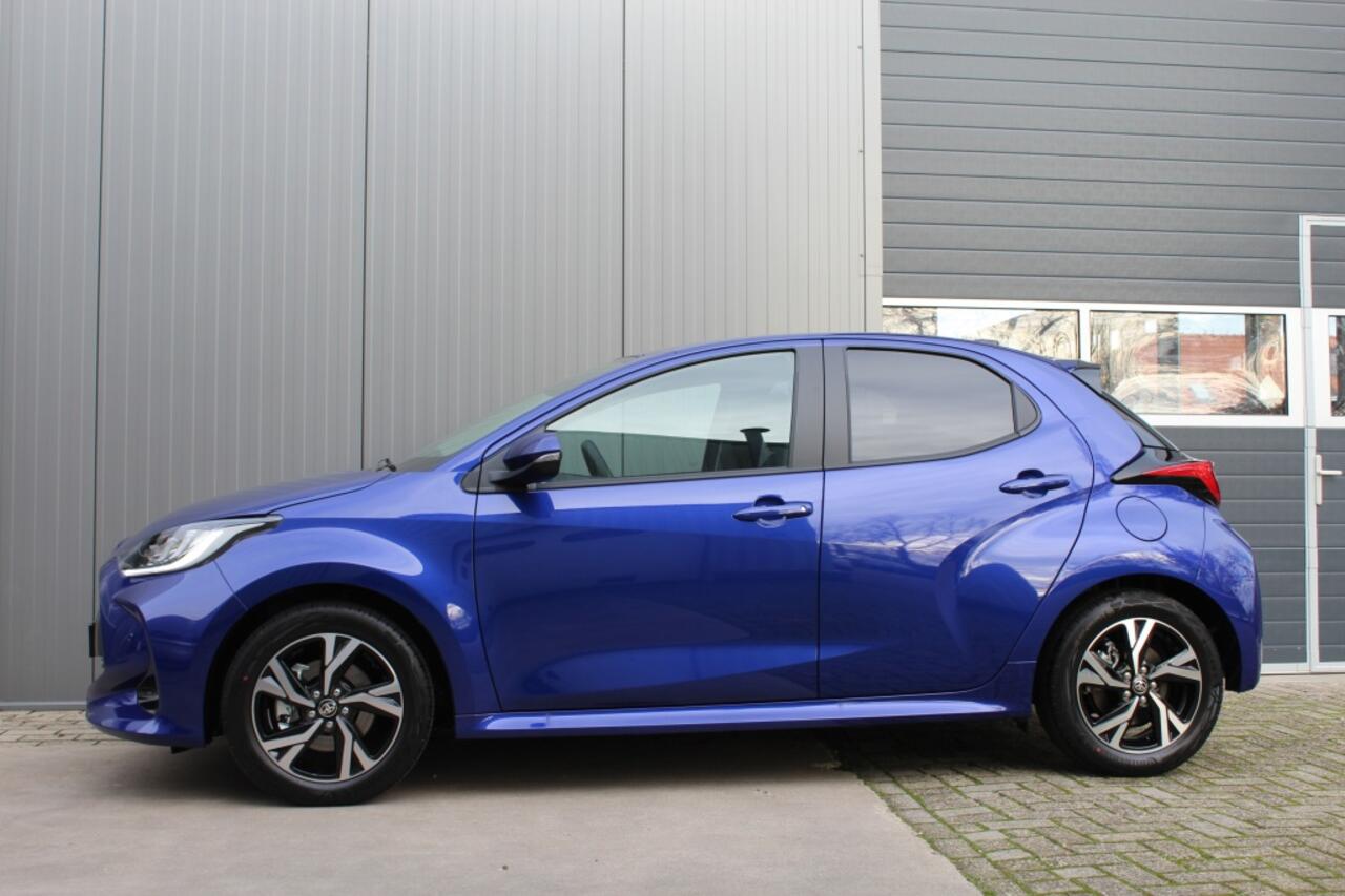 Toyota YARIS 1.5 Hybrid Dynamic PDC / BSM / Stoelverwarming