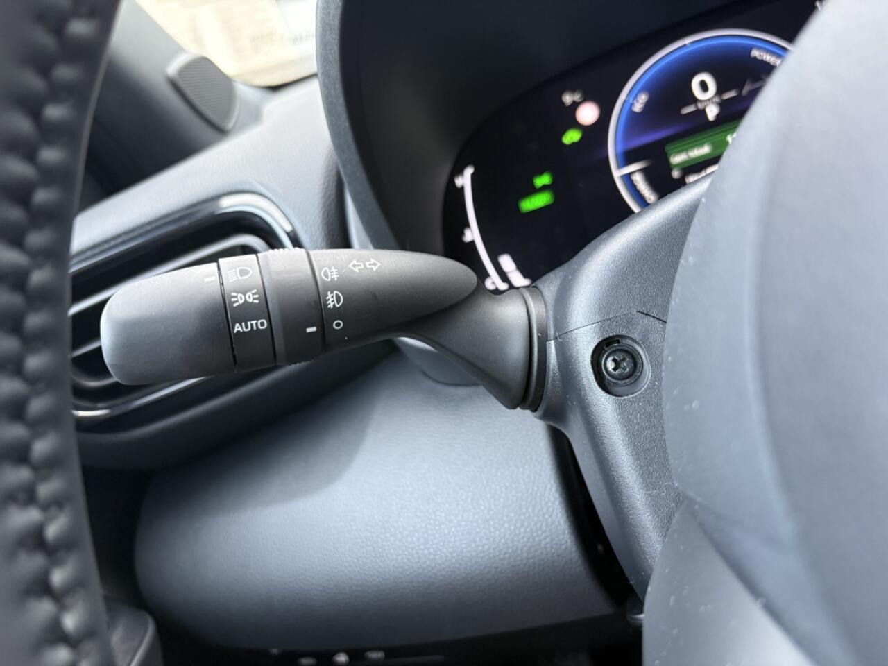 Toyota YARIS Cross 1.5 Hybrid 115 First Edition | Comfort Pack | Sensoren v/a |