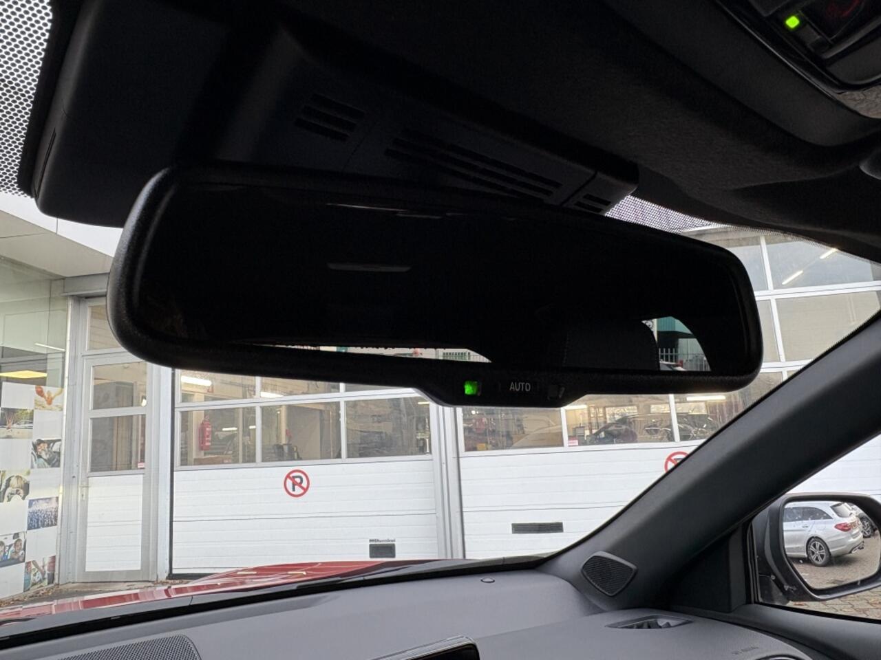 Toyota YARIS Cross 1.5 Hybrid 115 First Edition | Comfort Pack | Sensoren v/a |