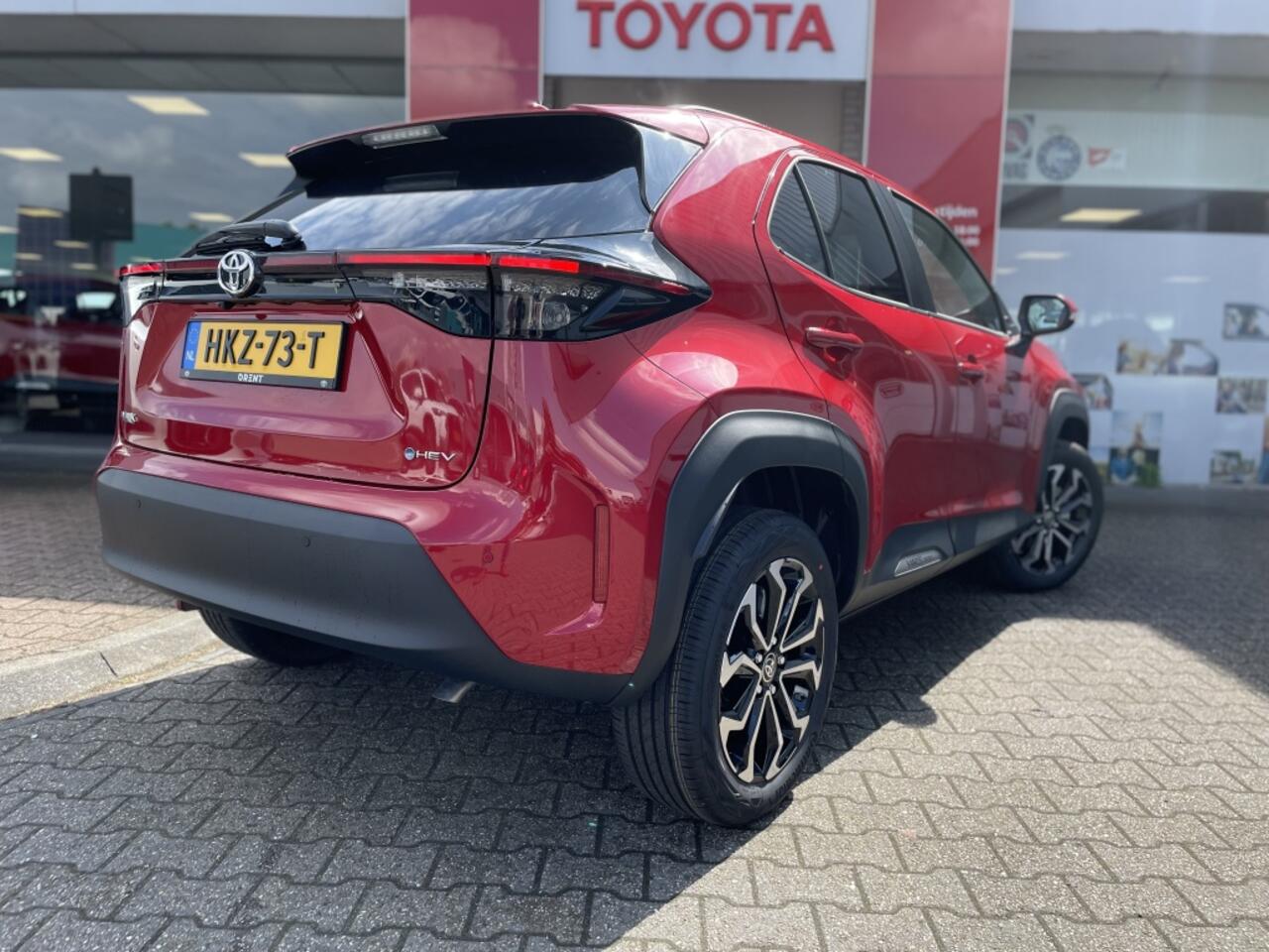 Toyota YARIS Cross 1.5 Hybrid 115 First Edition | Comfort Pack | Sensoren v/a |