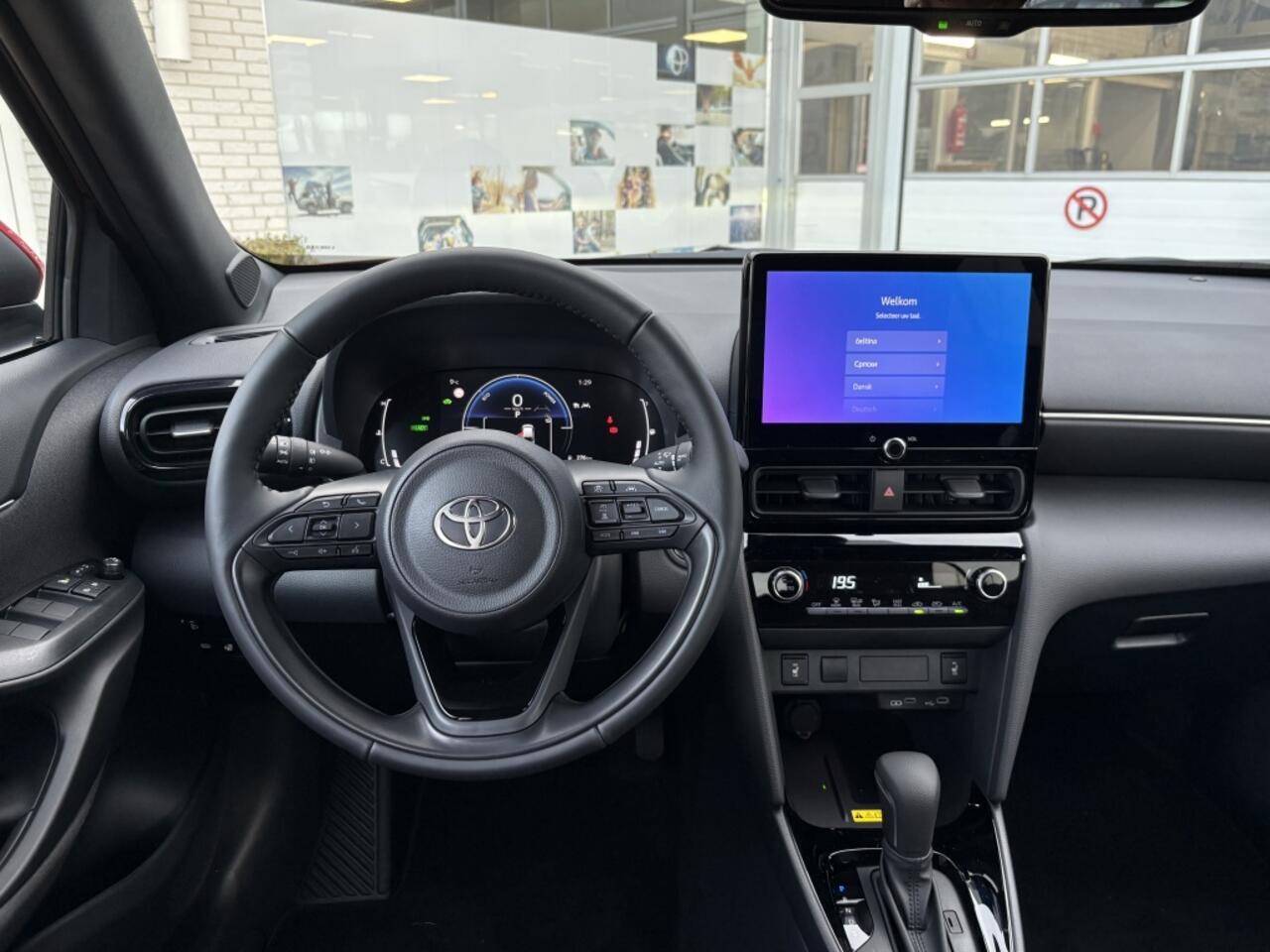 Toyota YARIS Cross 1.5 Hybrid 115 First Edition | Comfort Pack | Sensoren v/a |