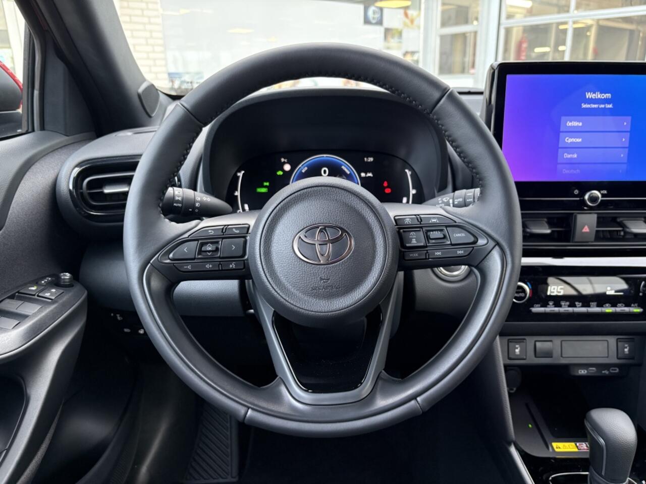 Toyota YARIS Cross 1.5 Hybrid 115 First Edition | Comfort Pack | Sensoren v/a |