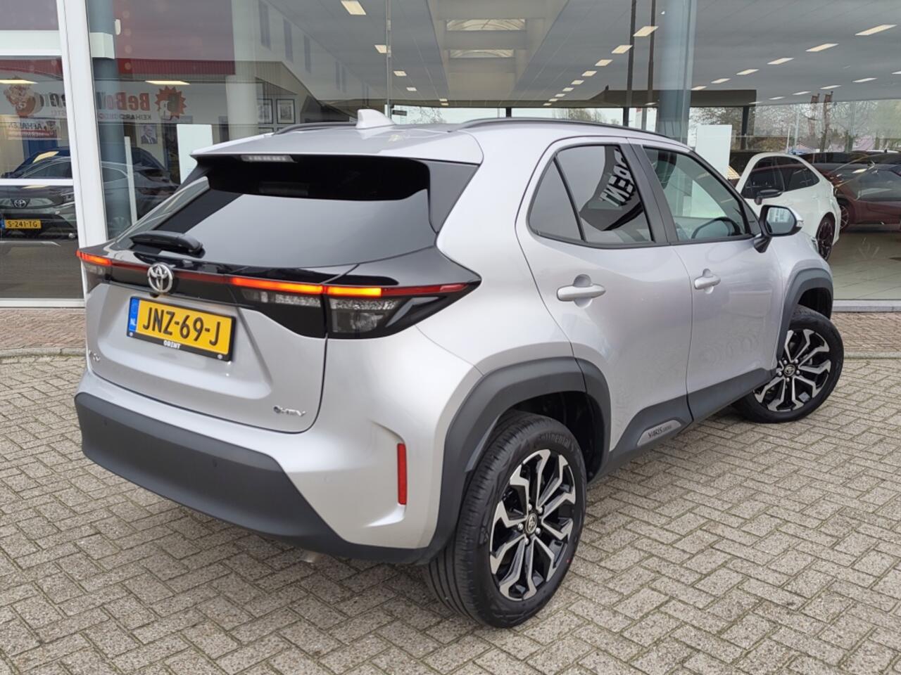 Toyota YARIS Cross 1.5 Hybrid 115 First Edition | Sensoren v/a | Android Auto | Stu
