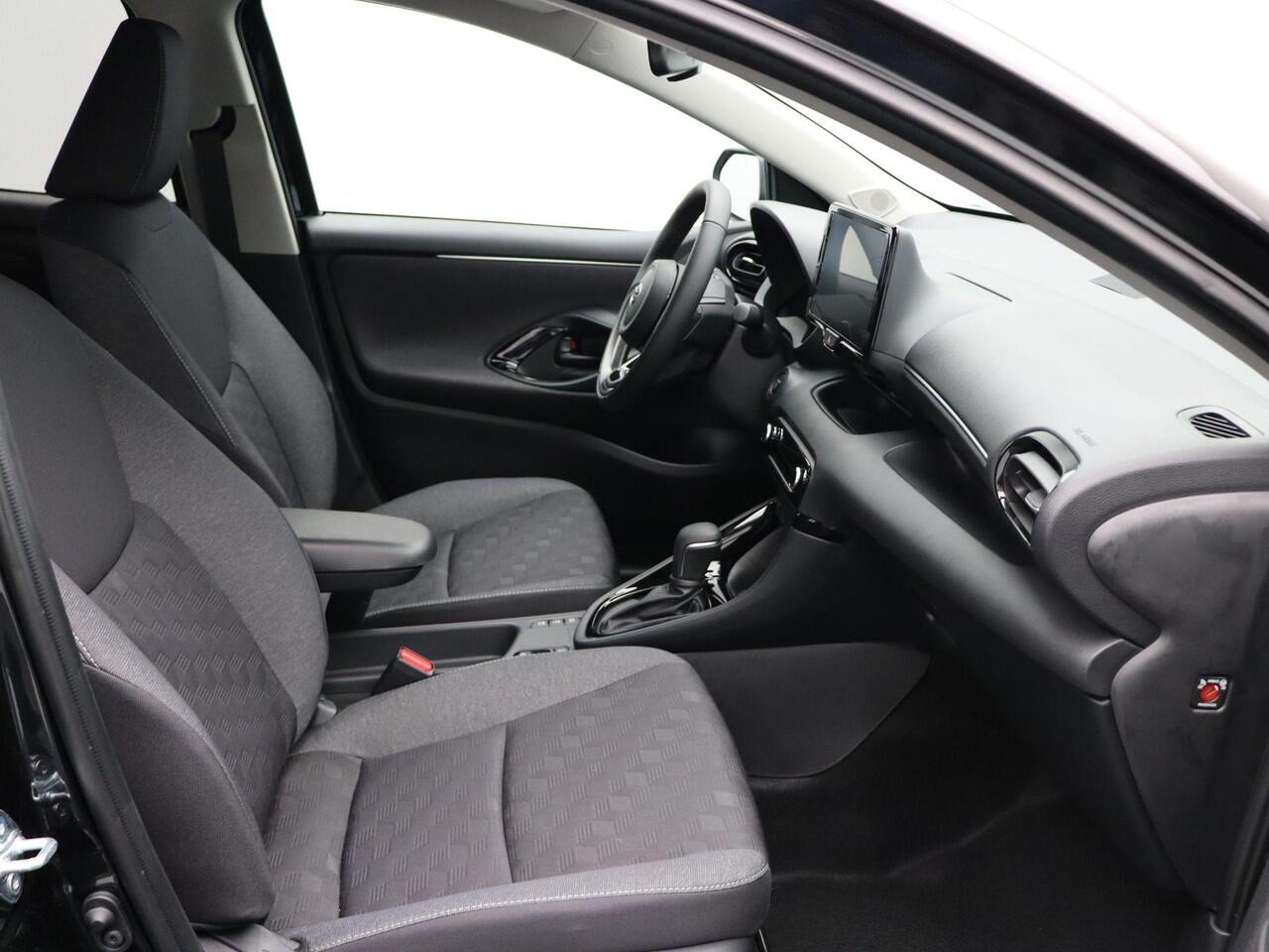 Toyota YARIS 1.5 Hybrid 115 Dynamic | Stoel en Stuurverwarming | Climate Control | Adaptieve Cruise Control | Achteruitrijcamera |