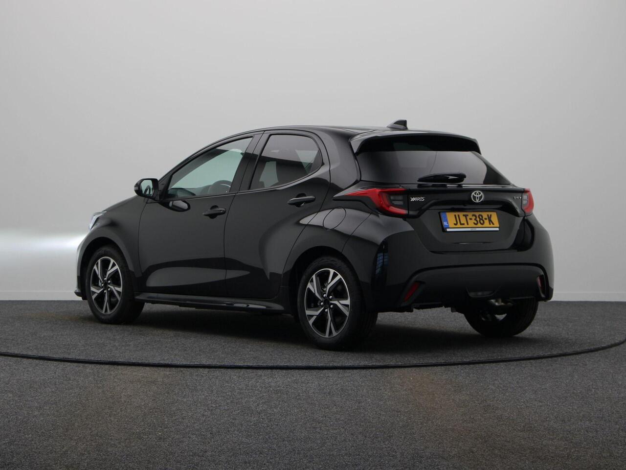 Toyota YARIS 1.5 Hybrid 115 Dynamic | Stoel en Stuurverwarming | Climate Control | Adaptieve Cruise Control | Achteruitrijcamera |