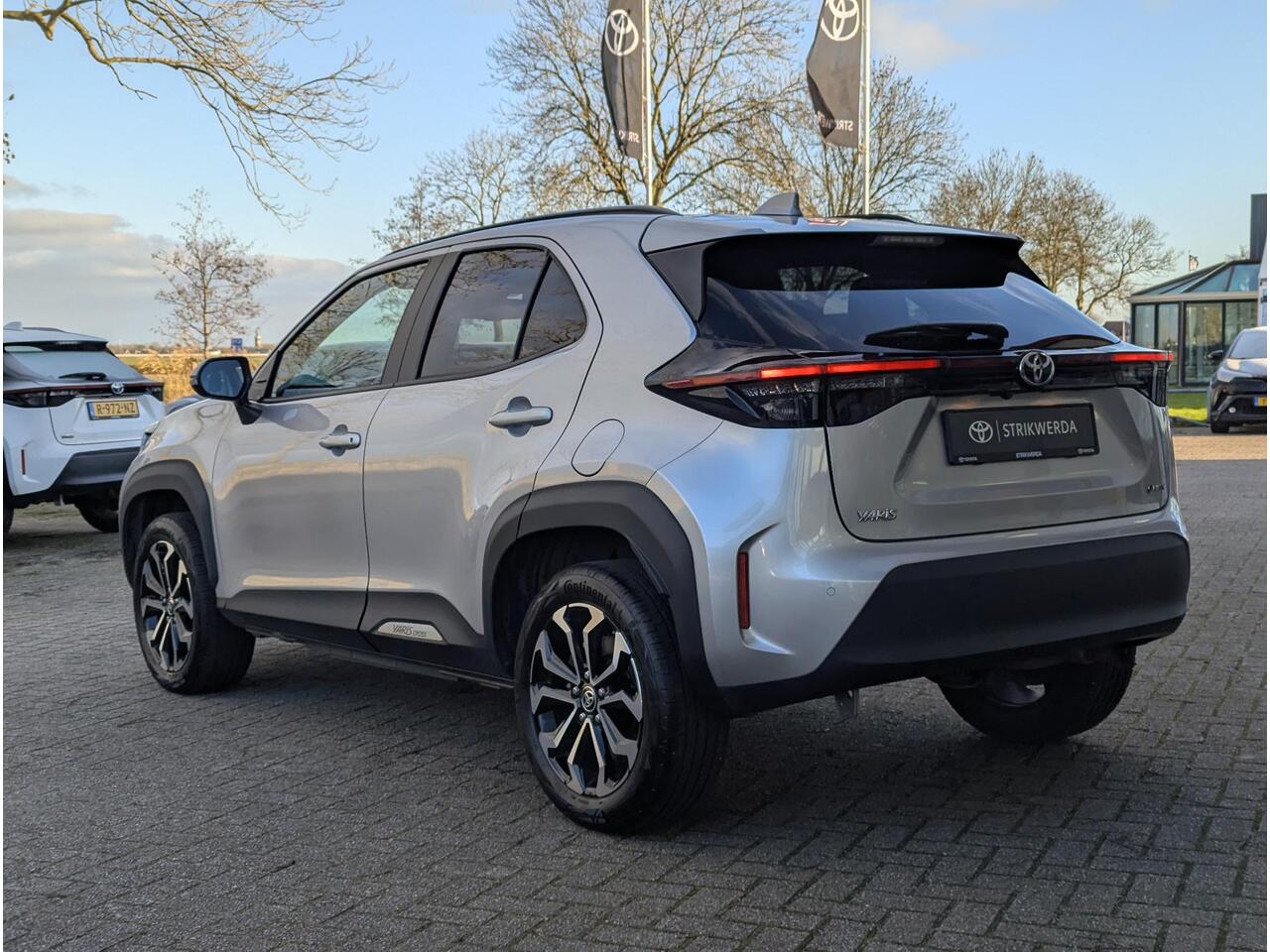 Toyota YARIS Cross 1.5 Hybrid 115 Dynamic Plus | Stoel- stuurverwarming | Keyless | Camera | PDC V+A | ACC | 10,5" Multimedia