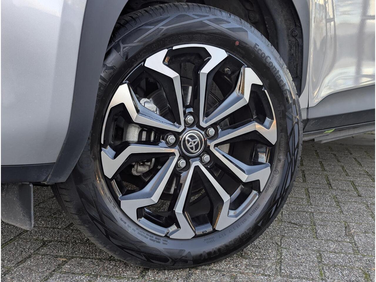 Toyota YARIS Cross 1.5 Hybrid 115 Dynamic Plus | Stoel- stuurverwarming | Keyless | Camera | PDC V+A | ACC | 10,5" Multimedia