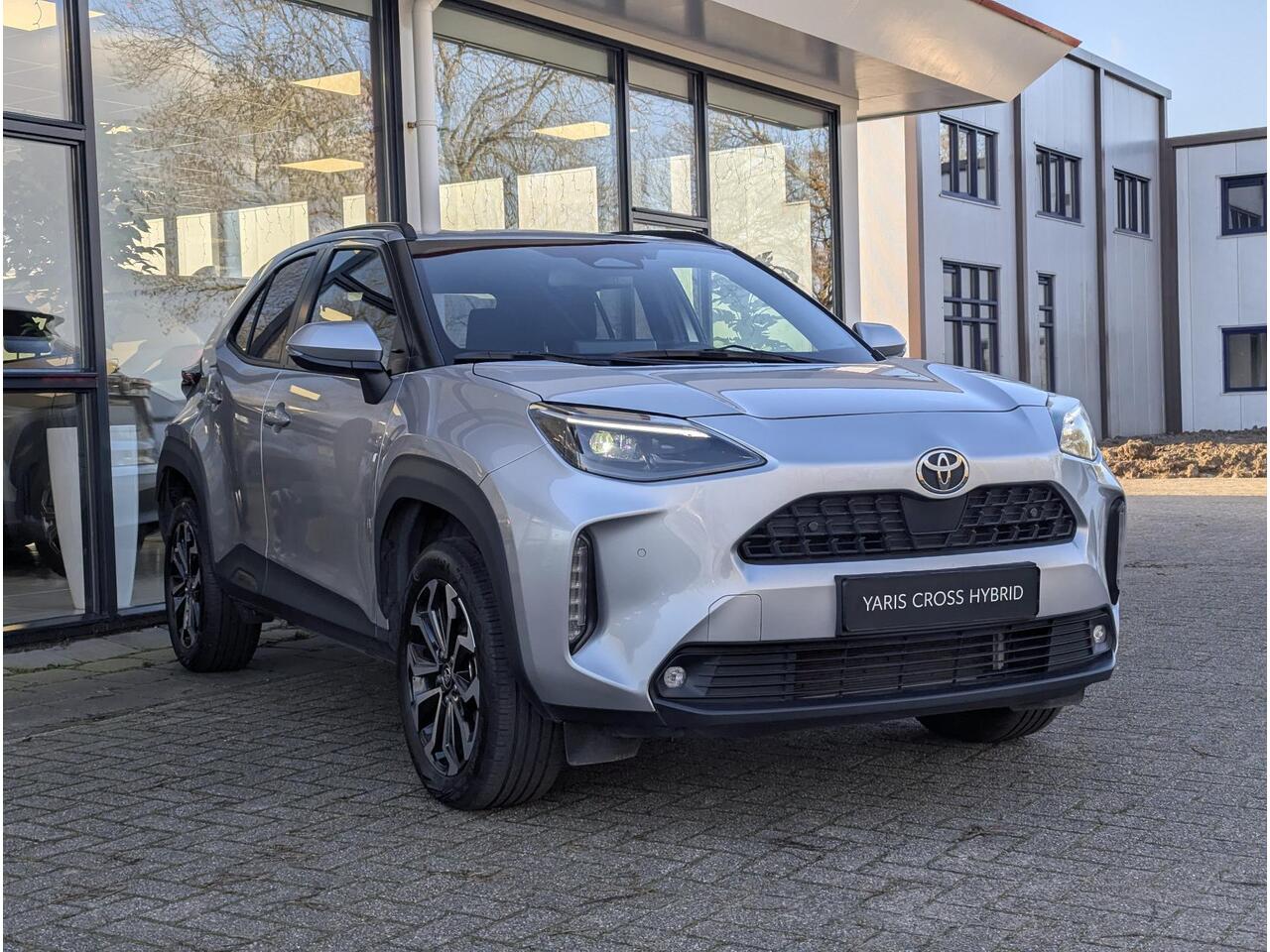 Toyota YARIS Cross 1.5 Hybrid 115 Dynamic Plus | Stoel- stuurverwarming | Keyless | Camera | PDC V+A | ACC | 10,5" Multimedia
