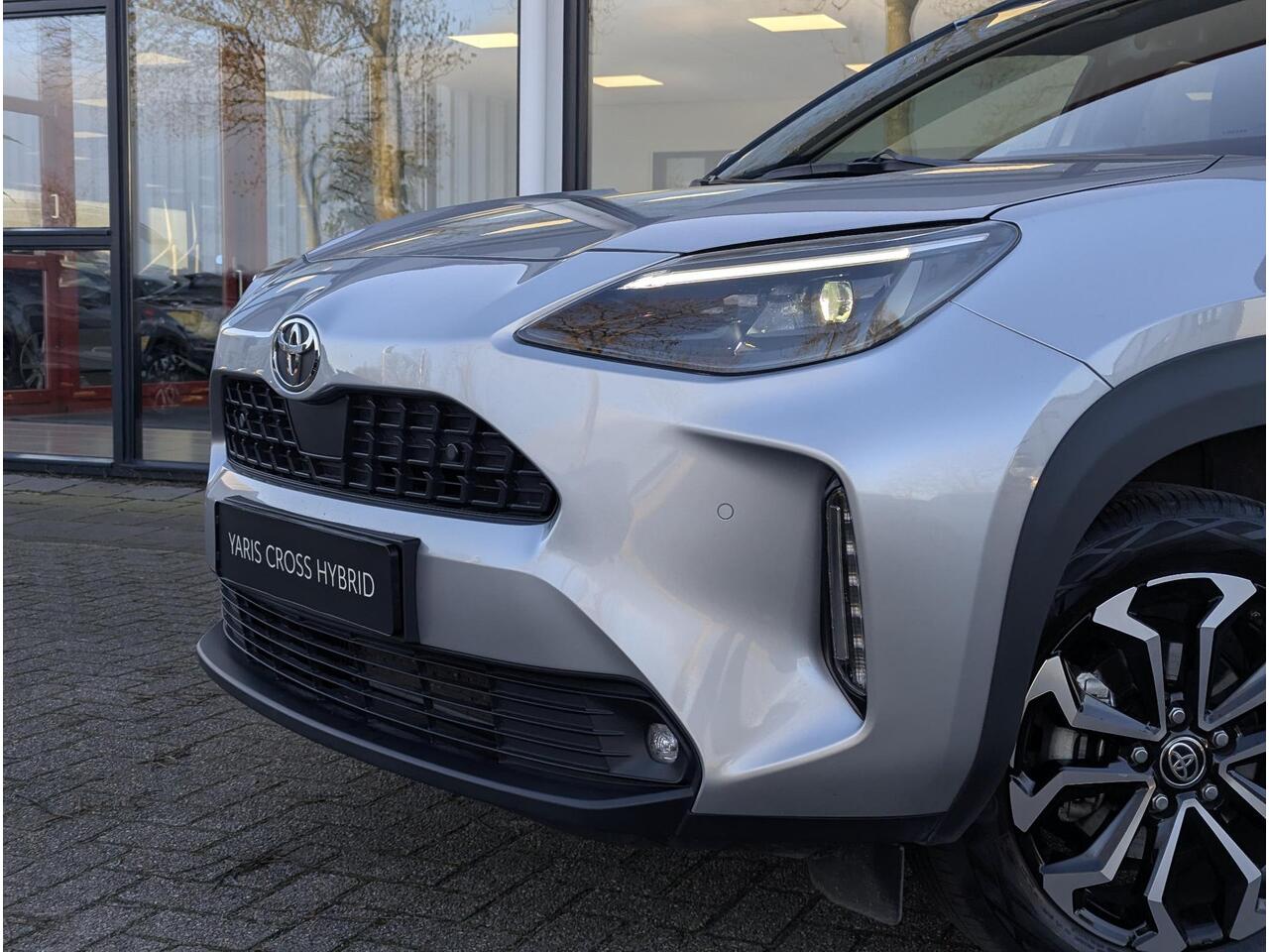 Toyota YARIS Cross 1.5 Hybrid 115 Dynamic Plus | Stoel- stuurverwarming | Keyless | Camera | PDC V+A | ACC | 10,5" Multimedia