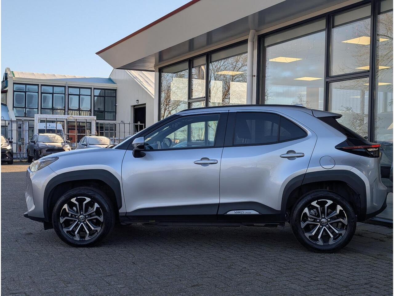 Toyota YARIS Cross 1.5 Hybrid 115 Dynamic Plus | Stoel- stuurverwarming | Keyless | Camera | PDC V+A | ACC | 10,5" Multimedia