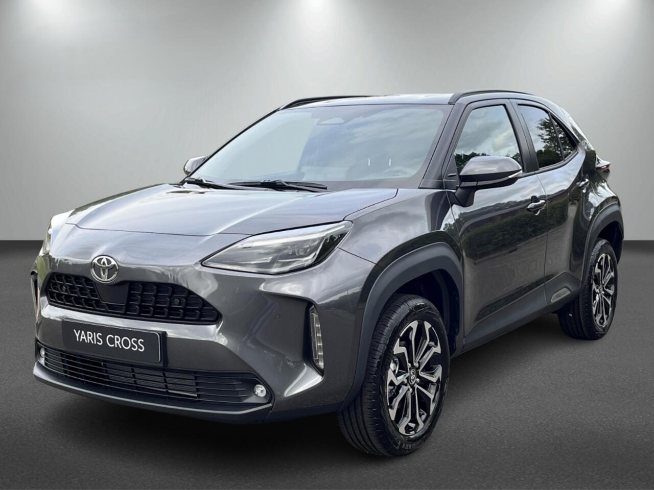 Toyota YARIS Cross 1.5 Hybride 130 pk Black Edition, Safety + Winter pakket.