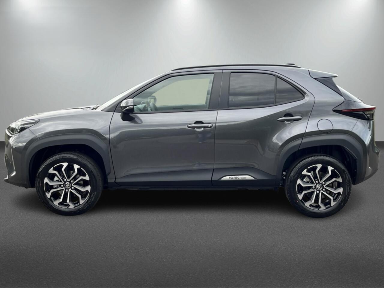 Toyota YARIS Cross 1.5 Hybride 130 pk Black Edition, Safety + Winter pakket.