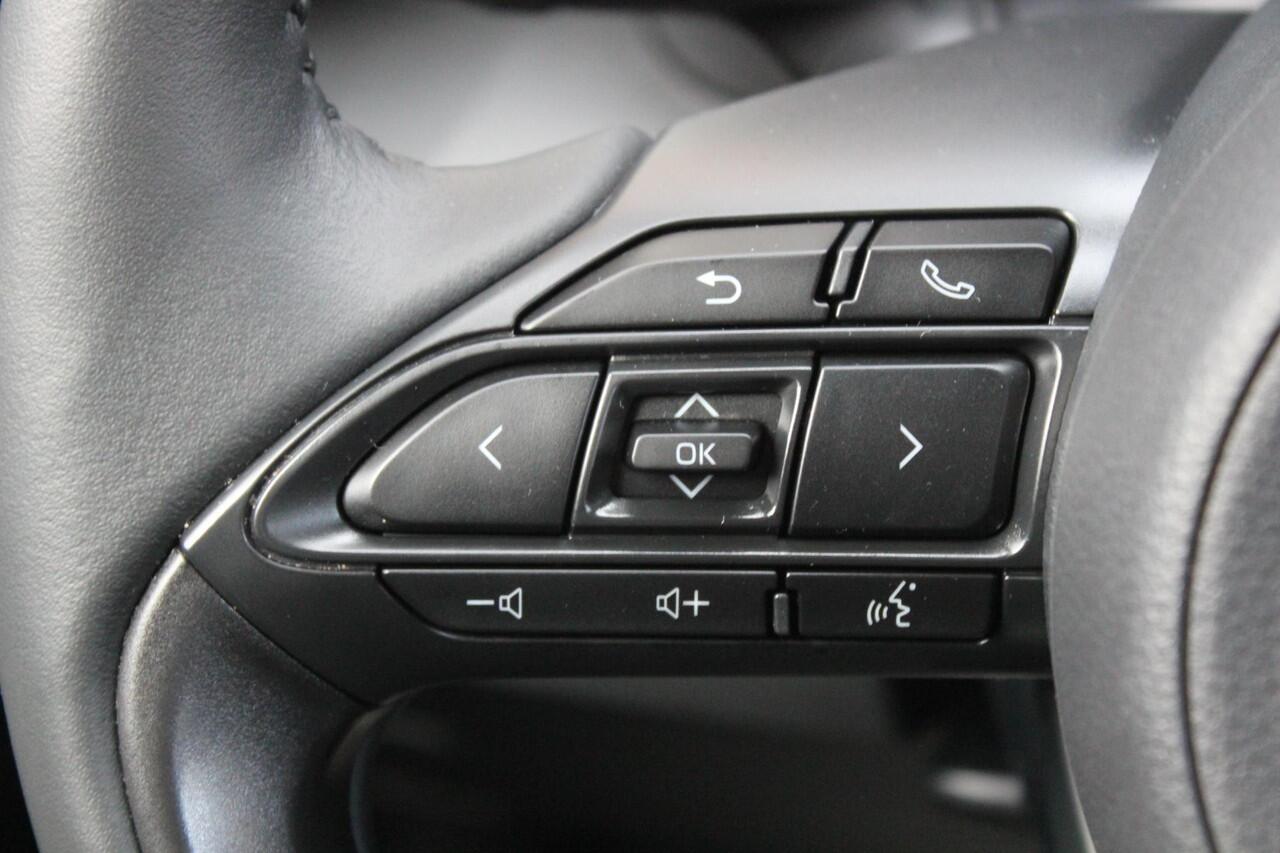 Toyota YARIS Cross 1.5 Hybrid 115 Dynamic Navi/Carplay, Keyless Entry/start, WinterPack, LED, NIEUW!!