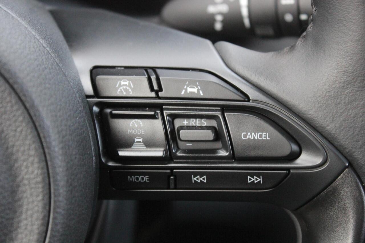 Toyota YARIS Cross 1.5 Hybrid 115 Dynamic Navi/Carplay, Keyless Entry/start, WinterPack, LED, NIEUW!!