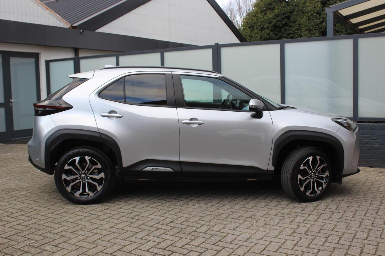 Toyota YARIS Cross 1.5 Hybrid 115 Dynamic Navi/Carplay, Keyless Entry/start, WinterPack, LED, NIEUW!!