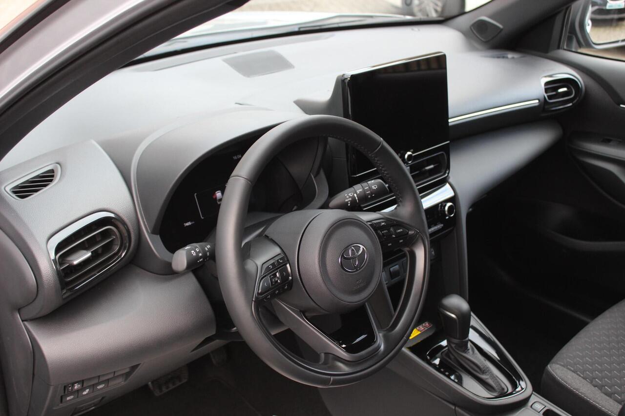 Toyota YARIS Cross 1.5 Hybrid 115 Dynamic Navi/Carplay, Keyless Entry/start, WinterPack, LED, NIEUW!!