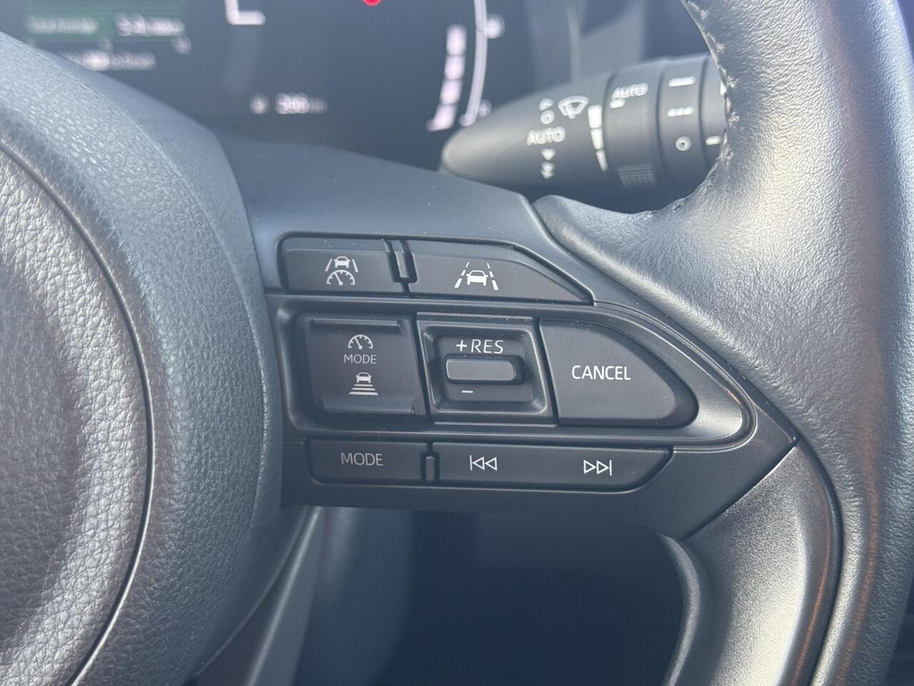 Toyota YARIS Cross 1.5 Hybrid 115 Dynamic | Stoel- stuurverwarming | Keyless | Camera | ACC | 10,5" Multimedia