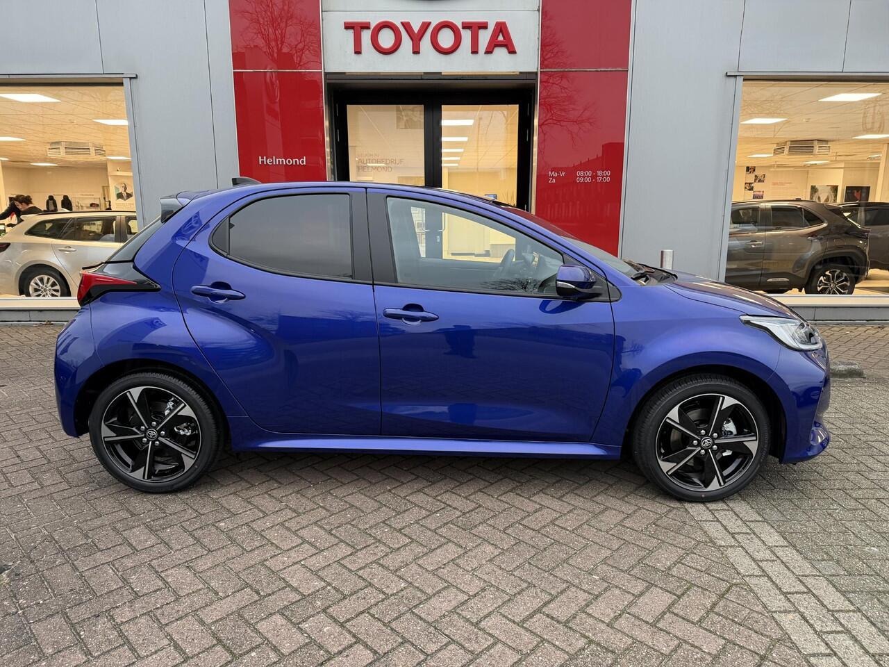 Toyota YARIS 1.5 Hybrid 130 Executive Gloednieuw | Dodehoek | sportstoel | 130 PK | Op voorraad | BTW auto