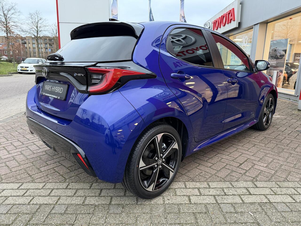 Toyota YARIS 1.5 Hybrid 130 Executive Gloednieuw | Dodehoek | sportstoel | 130 PK | Op voorraad | BTW auto