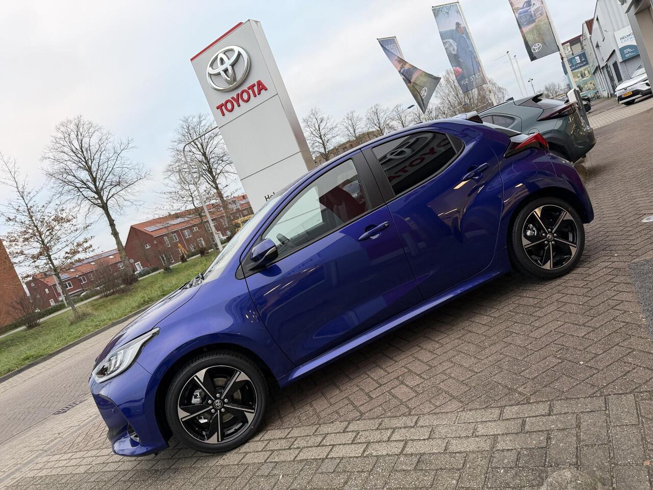Toyota YARIS 1.5 Hybrid 130 Executive Gloednieuw | Dodehoek | sportstoel | 130 PK | Op voorraad | BTW auto