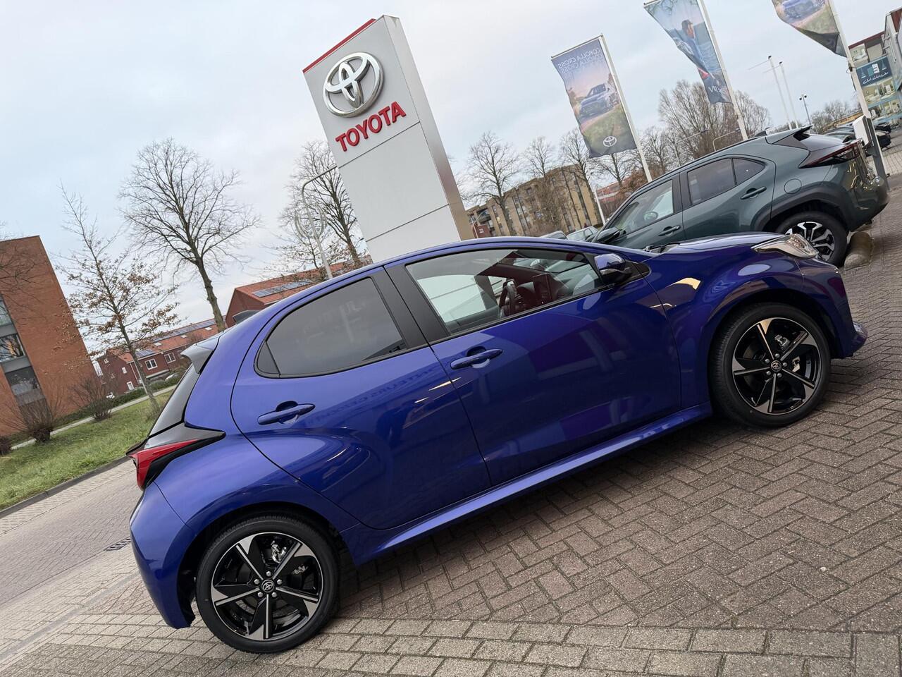 Toyota YARIS 1.5 Hybrid 130 Executive Gloednieuw | Dodehoek | sportstoel | 130 PK | Op voorraad | BTW auto