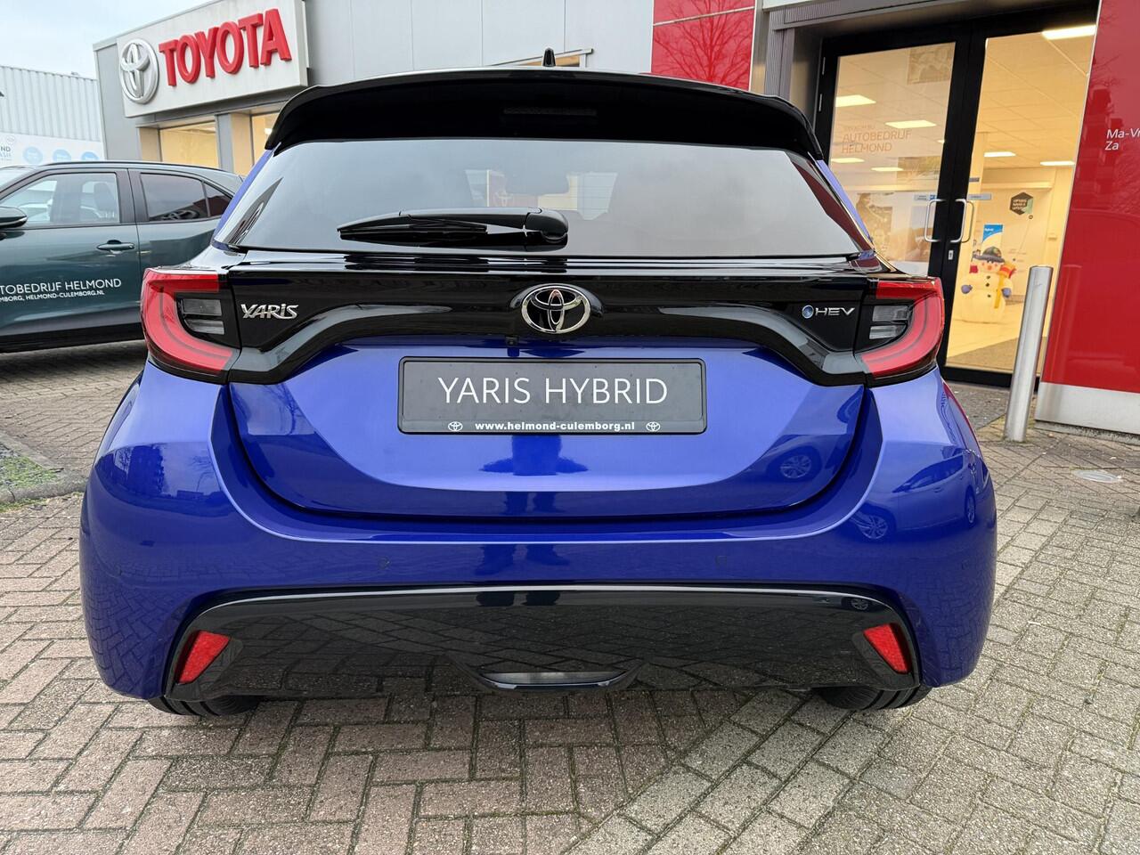 Toyota YARIS 1.5 Hybrid 130 Executive Gloednieuw | Dodehoek | sportstoel | 130 PK | Op voorraad | BTW auto