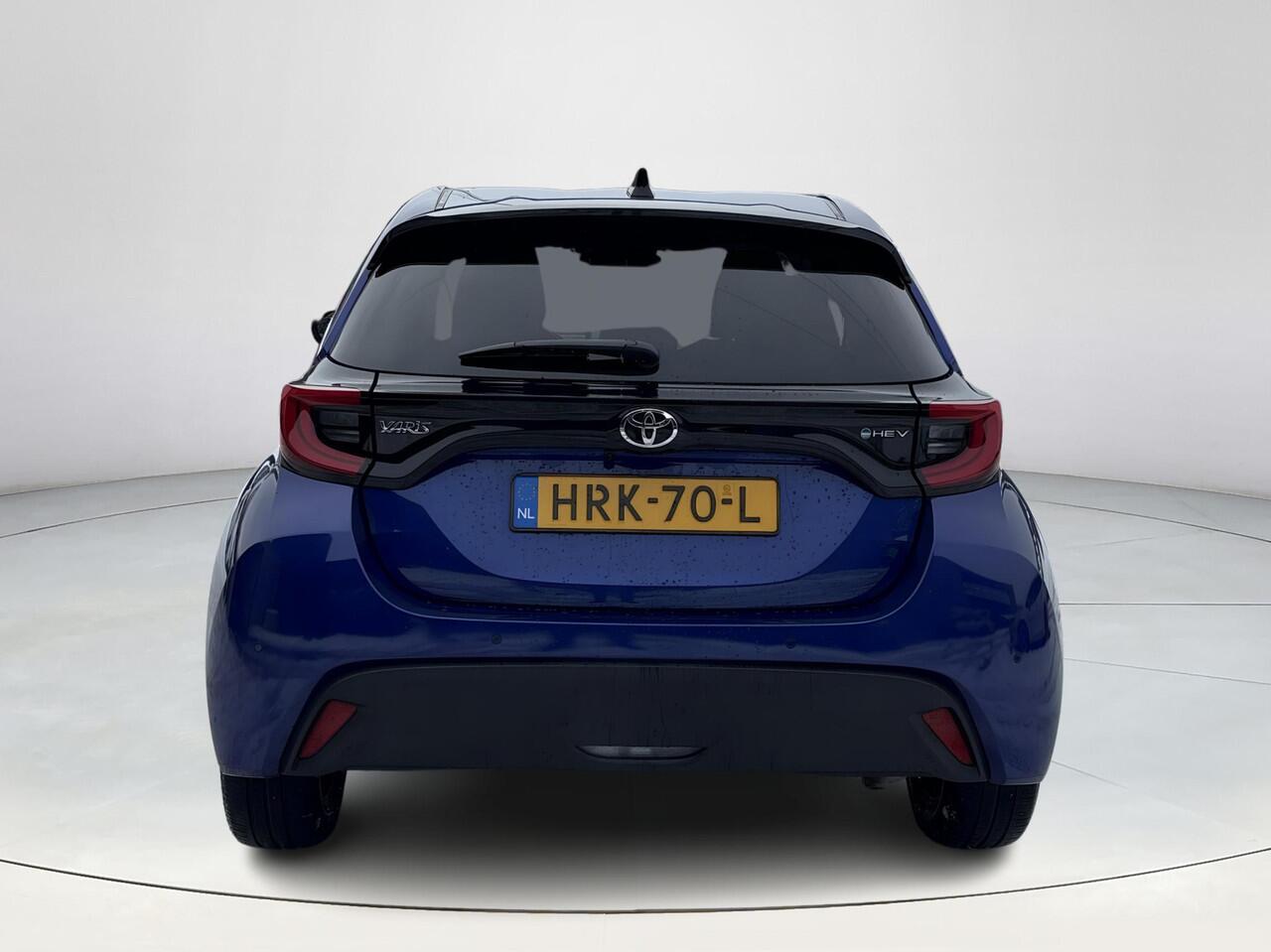 Toyota YARIS 1.5 Hybrid 115 Dynamic **STOEL EN STUURWIELVERWARMING/ KEYLESS/ PARKEERSENSOREN**