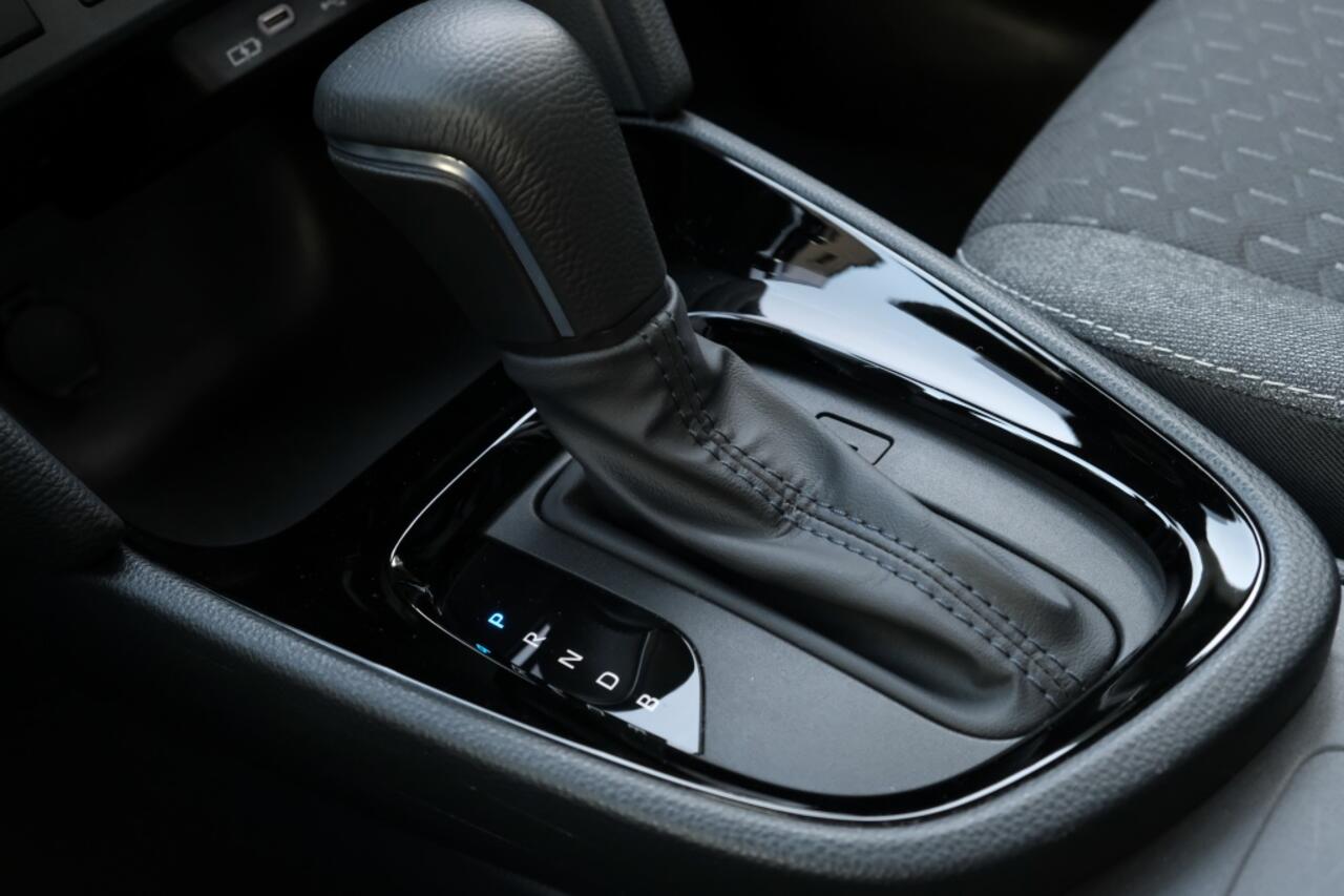 Toyota YARIS Cross 1.5 Hybrid 115 First Edition Automaat | Comfort pack | Parkeer s