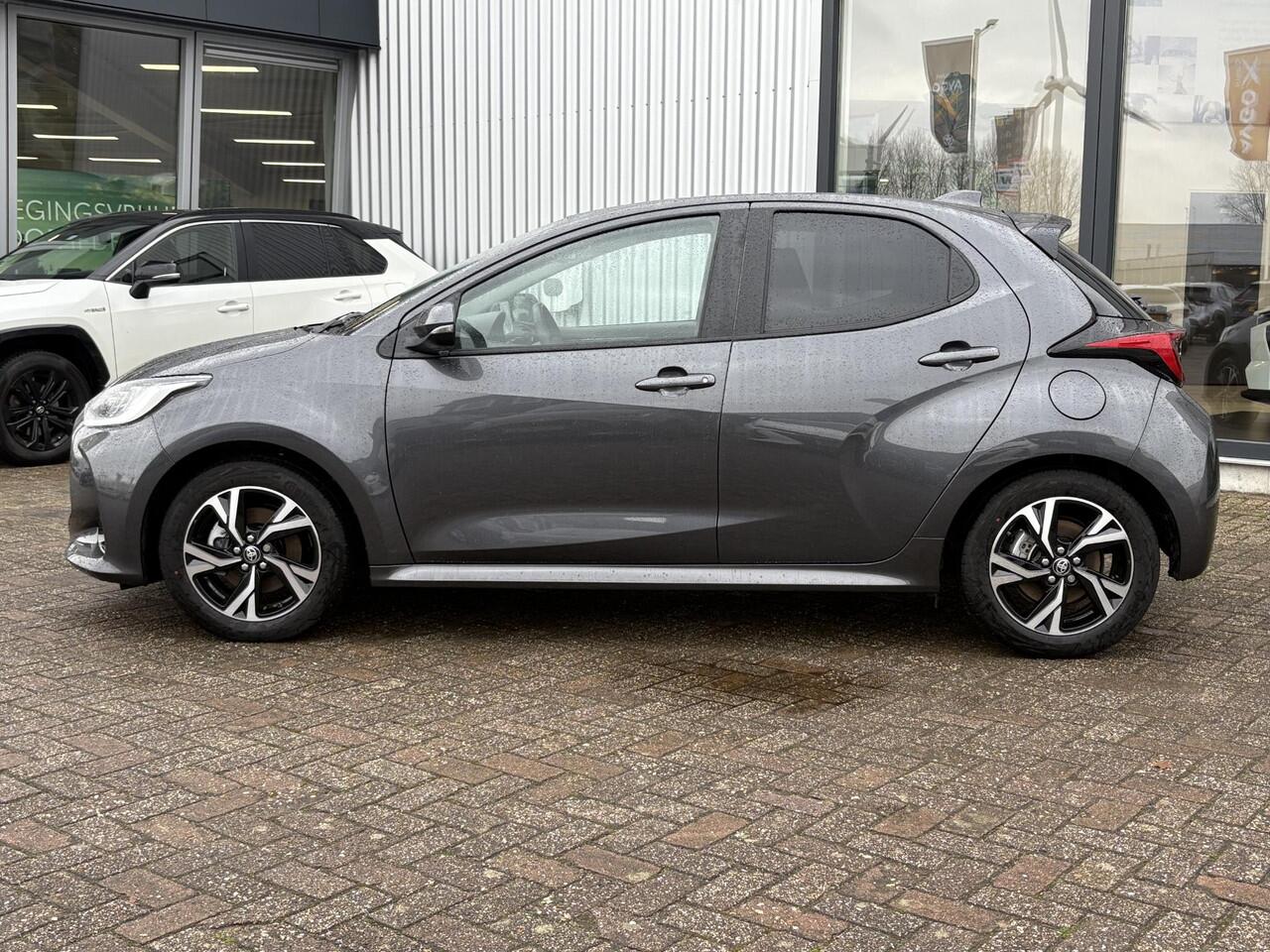 Toyota YARIS 1.5 Hybrid 115 First Edition