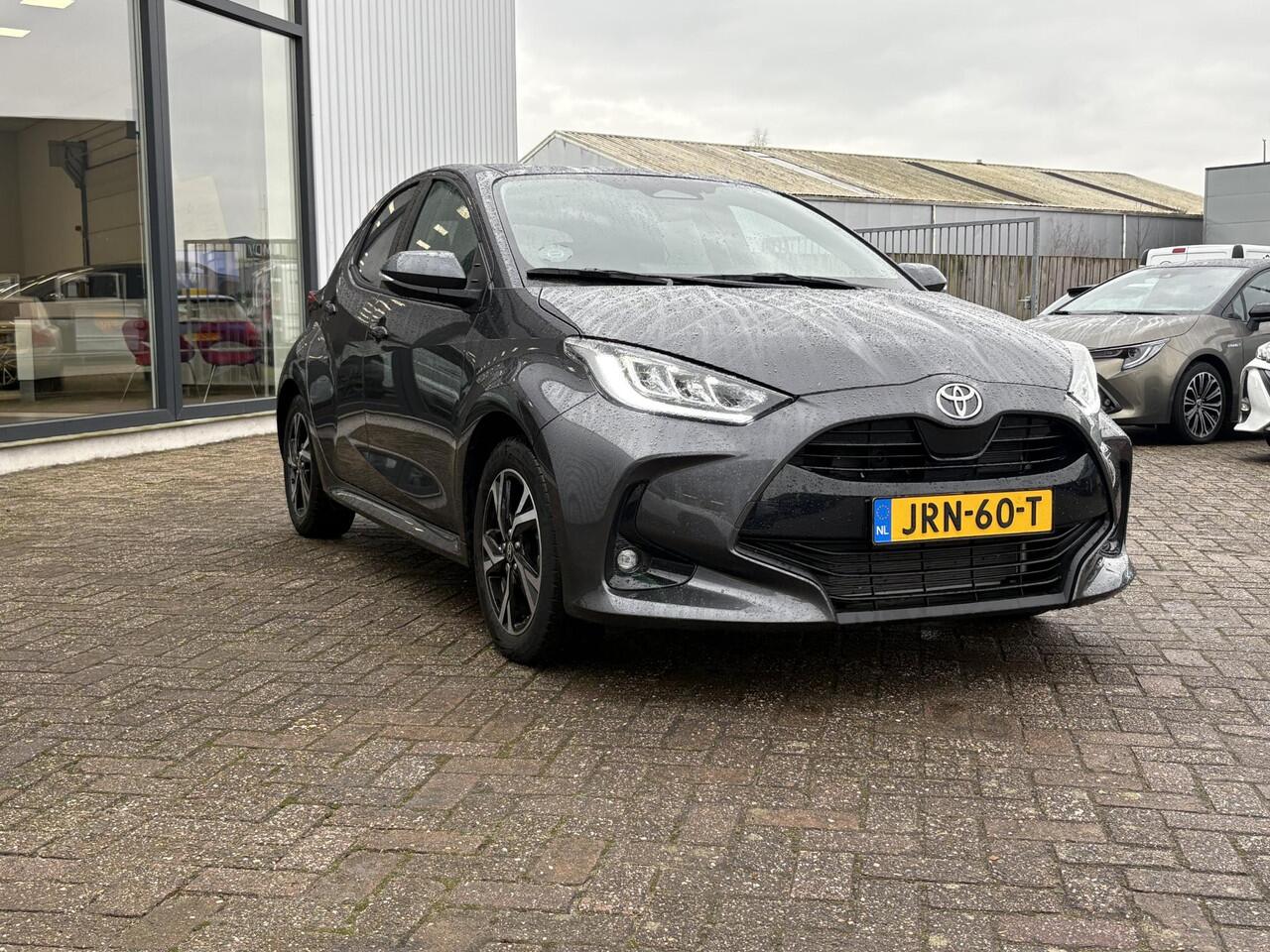 Toyota YARIS 1.5 Hybrid 115 First Edition