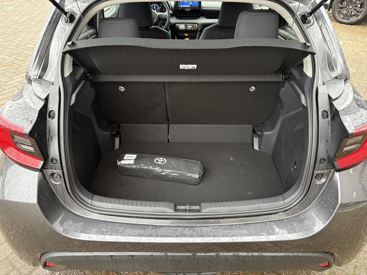 Toyota YARIS 1.5 Hybrid 115 First Edition