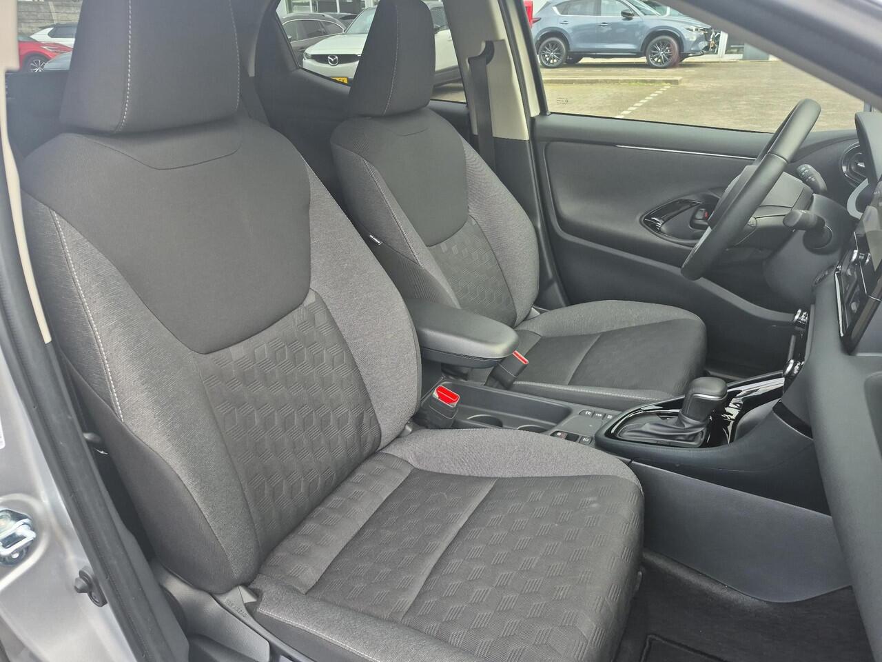 Toyota YARIS 1.5 Hybrid 115 Dynamic | Navigatie | Apple CarPlay/Android auto | Achteruitrijcamera | Comfort Pack