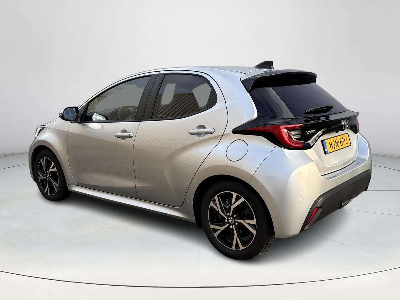 Toyota YARIS 1.5 Hybrid 115 Dynamic **DODEHOEK DETECTIE/ STUURVERWARMING/ PARKEERSENSOREN**