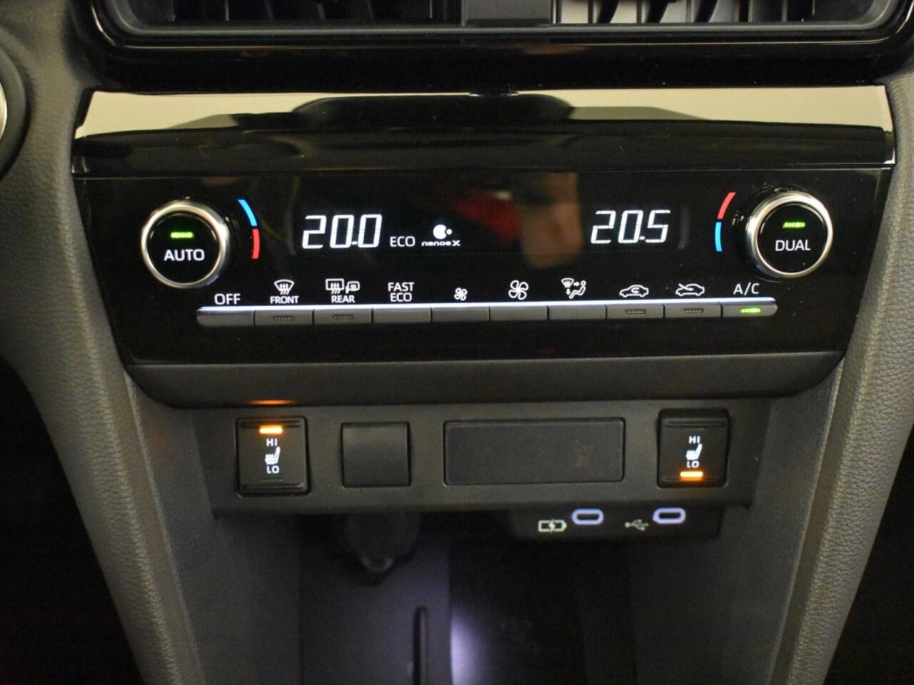 Toyota YARIS Cross 1.5 Hybrid 130 Executive | PDC V+A | half leder | Blindspot |