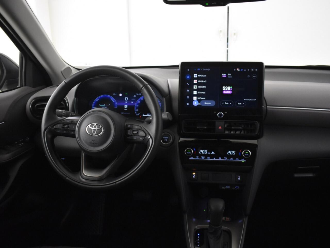 Toyota YARIS Cross 1.5 Hybrid 130 Executive | PDC V+A | half leder | Blindspot |