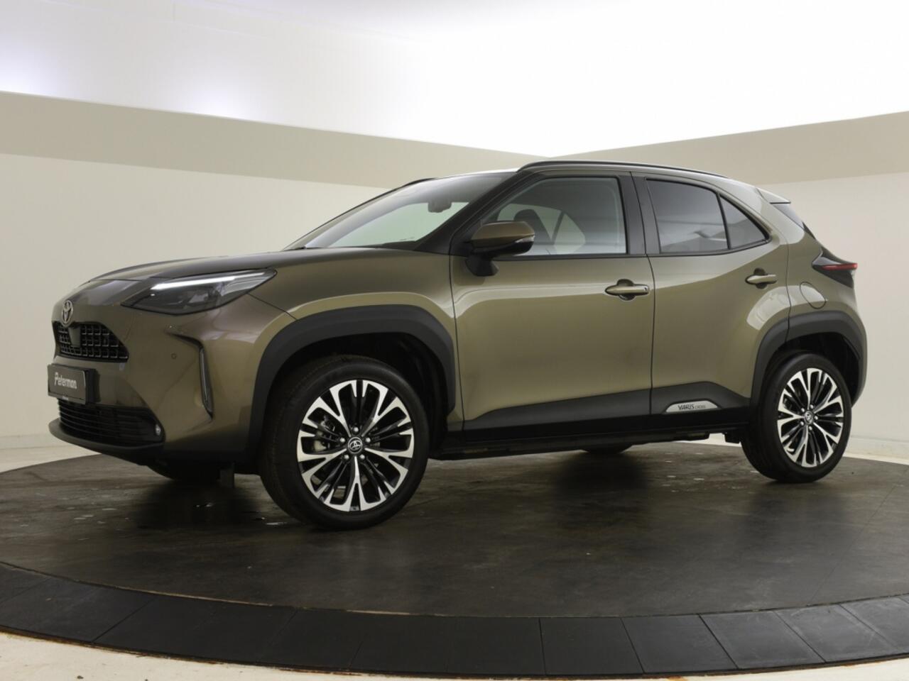 Toyota YARIS Cross 1.5 Hybrid 130 Executive | PDC V+A | half leder | Blindspot |