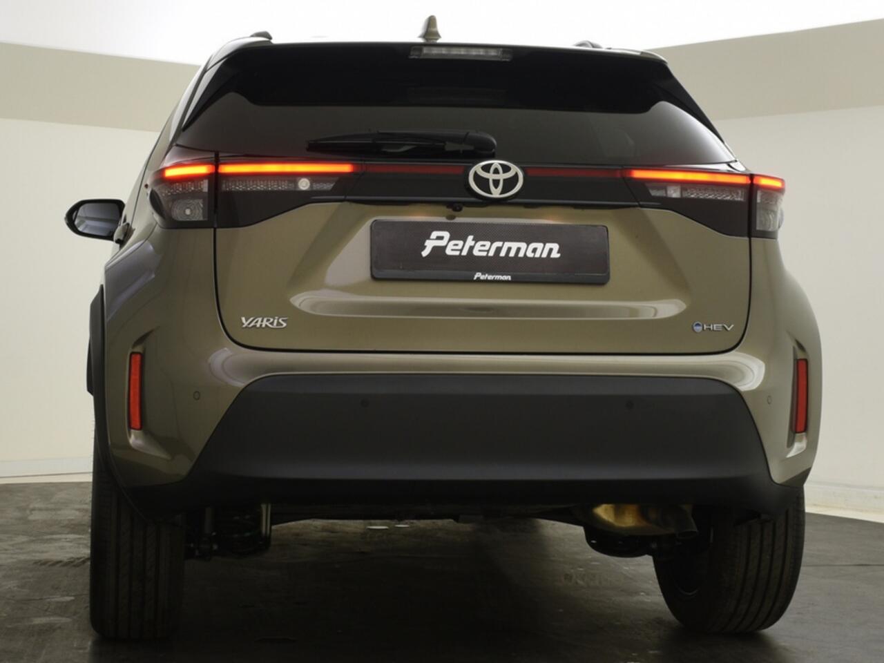 Toyota YARIS Cross 1.5 Hybrid 130 Executive | PDC V+A | half leder | Blindspot |