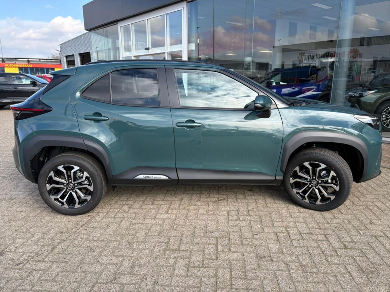 Toyota YARIS Cross 1.5 Hybrid 130 Dynamic | Comfort Pack | Sensoren v/a | Stoelverw