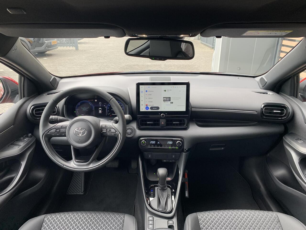 Toyota YARIS 1.5 Hybrid 130 Executive RIJKLAAR |DEMO