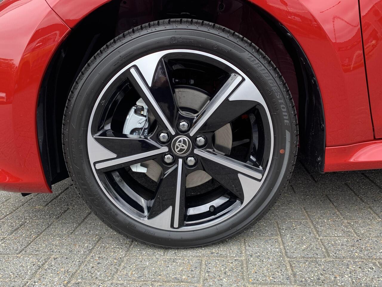 Toyota YARIS 1.5 Hybrid 130 Executive RIJKLAAR |DEMO