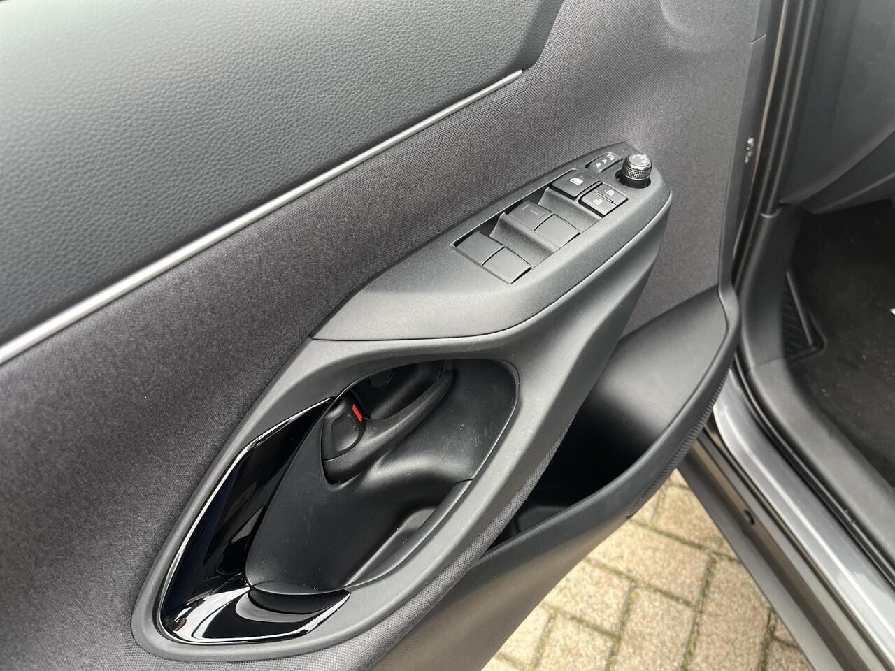 Toyota YARIS Cross 1.5 Hybrid 115 First Edition | All-in prijs | Automaat | Apple/android auto | Parkeersensoren