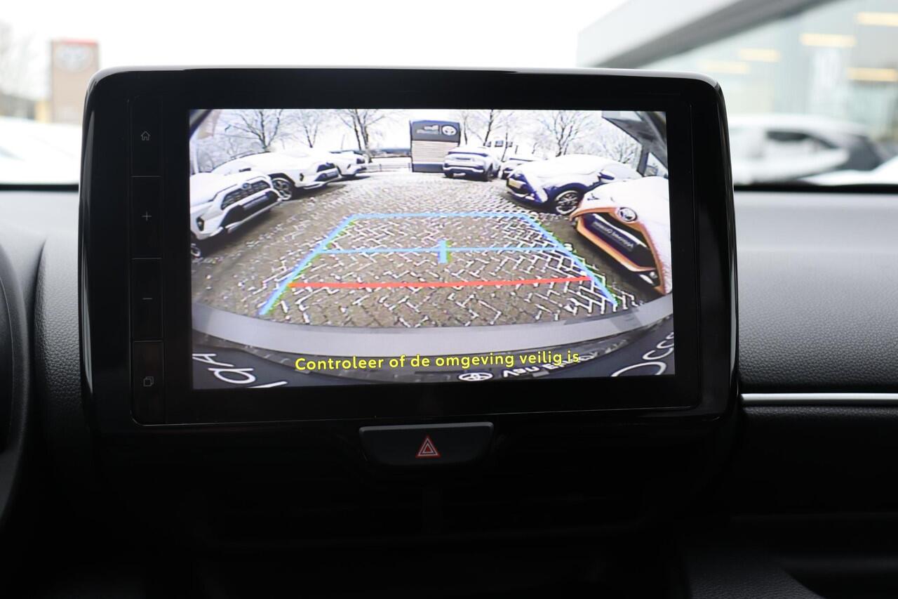 Toyota YARIS 1.5 Hybrid 115 Dynamic , Comfort Pakket , Stoel- en stuurverwarming , Parkeersensoren